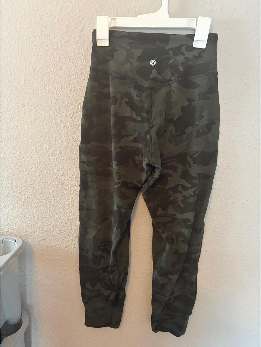 Lululemon Align Jogger Crop 23in inseam Incognito Camo Multi Gator Green size 2.